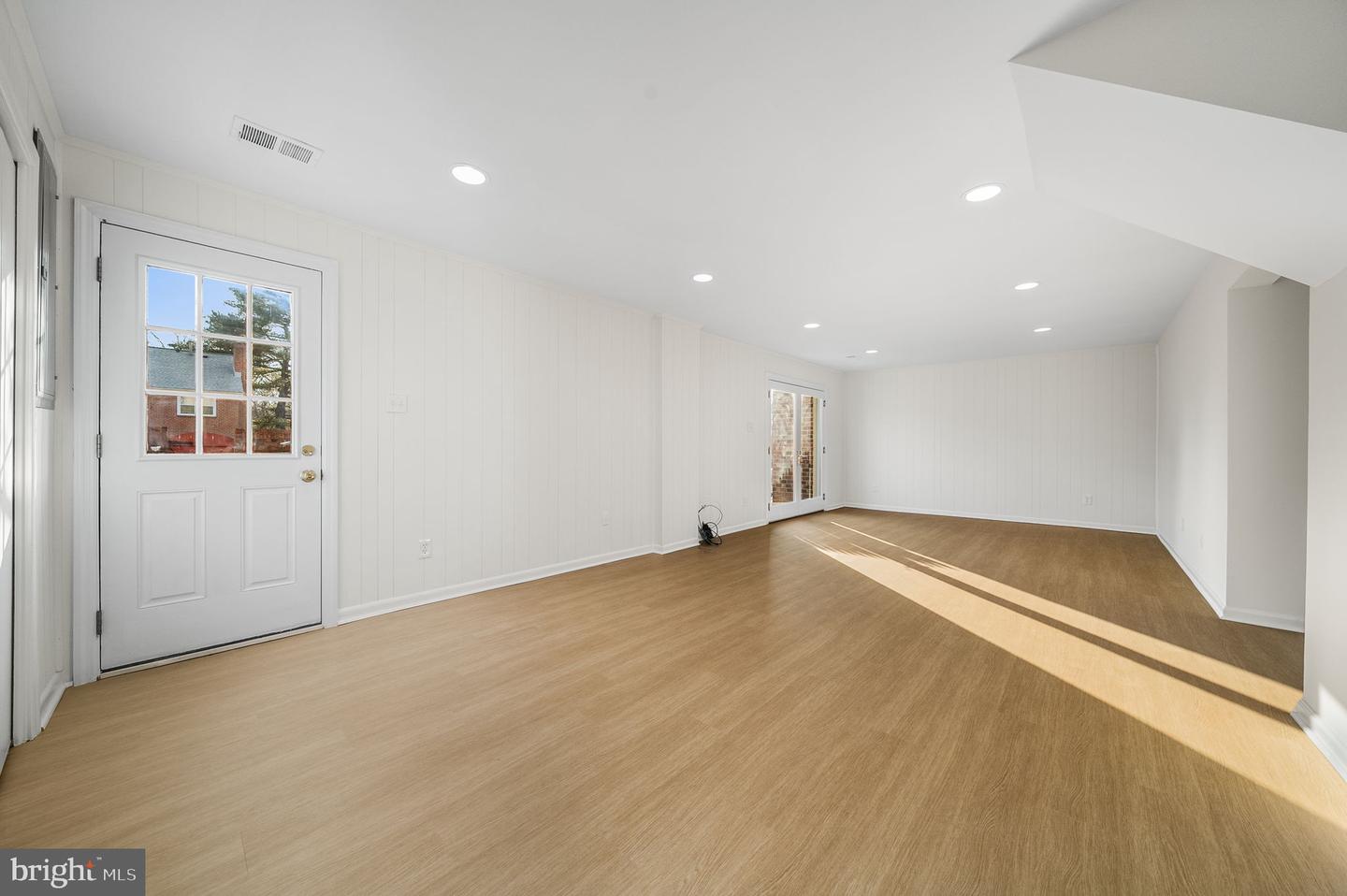 8333 GARFIELD CT, SPRINGFIELD, Virginia 22152, 4 Bedrooms Bedrooms, ,2 BathroomsBathrooms,Residential,For sale,8333 GARFIELD CT,VAFX2291700 MLS # VAFX2291700