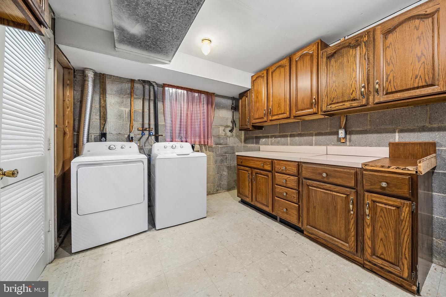 8333 GARFIELD CT, SPRINGFIELD, Virginia 22152, 4 Bedrooms Bedrooms, ,2 BathroomsBathrooms,Residential,For sale,8333 GARFIELD CT,VAFX2291700 MLS # VAFX2291700