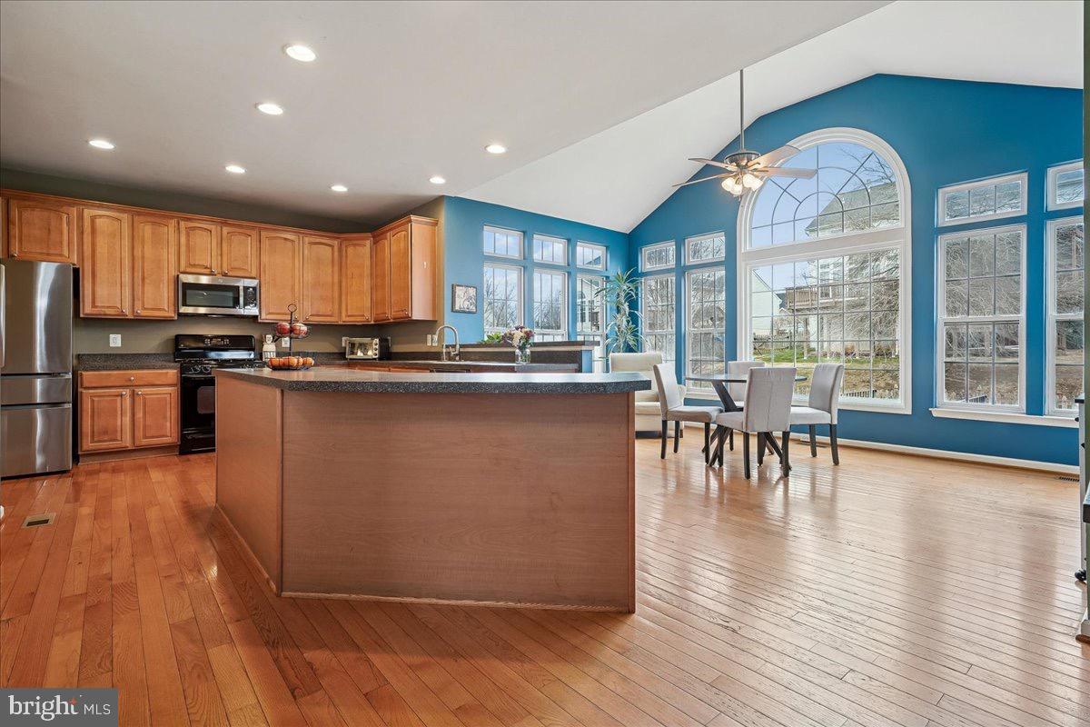 9617 LAURENCEKIRK PL, BRISTOW, Virginia 20136, 4 Bedrooms Bedrooms, 15 Rooms Rooms,3 BathroomsBathrooms,Residential,For sale,9617 LAURENCEKIRK PL,VAPW2112782 MLS # VAPW2112782