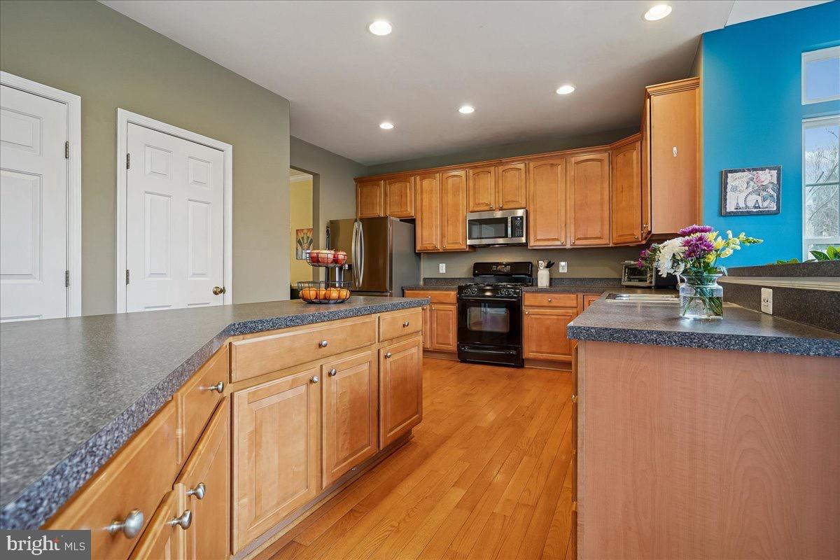 9617 LAURENCEKIRK PL, BRISTOW, Virginia 20136, 4 Bedrooms Bedrooms, 15 Rooms Rooms,3 BathroomsBathrooms,Residential,For sale,9617 LAURENCEKIRK PL,VAPW2112782 MLS # VAPW2112782