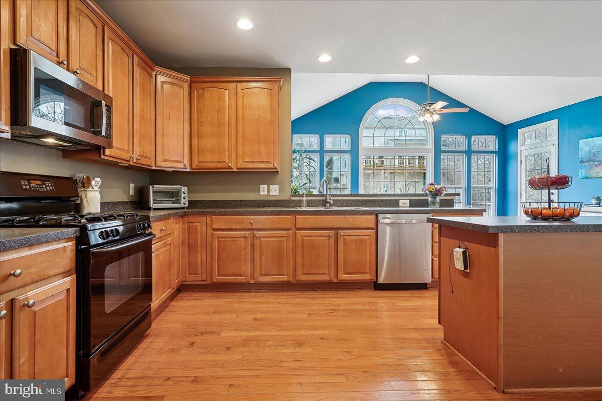 9617 LAURENCEKIRK PL, BRISTOW, Virginia 20136, 4 Bedrooms Bedrooms, 15 Rooms Rooms,3 BathroomsBathrooms,Residential,For sale,9617 LAURENCEKIRK PL,VAPW2112782 MLS # VAPW2112782