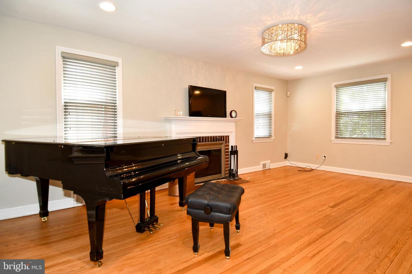 1714 33RD PL SE, WASHINGTON, District Of Columbia 20020, 4 Bedrooms Bedrooms, ,2 BathroomsBathrooms,Residential,For sale,1714 33RD PL SE,DCDC2246812 MLS # DCDC2246812