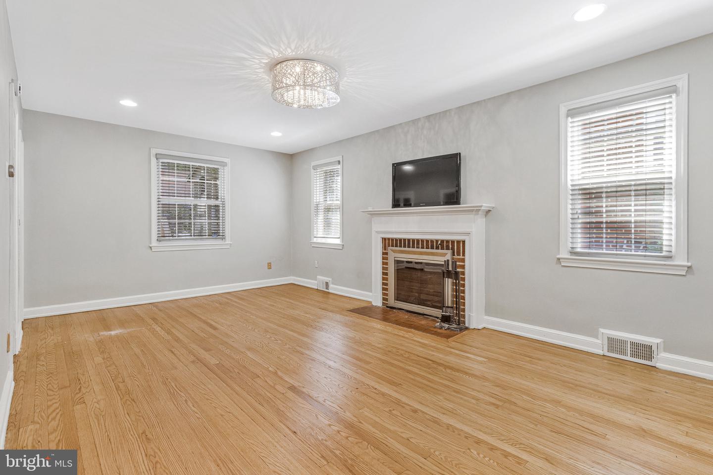 1714 33RD PL SE, WASHINGTON, District Of Columbia 20020, 4 Bedrooms Bedrooms, ,2 BathroomsBathrooms,Residential,For sale,1714 33RD PL SE,DCDC2246812 MLS # DCDC2246812