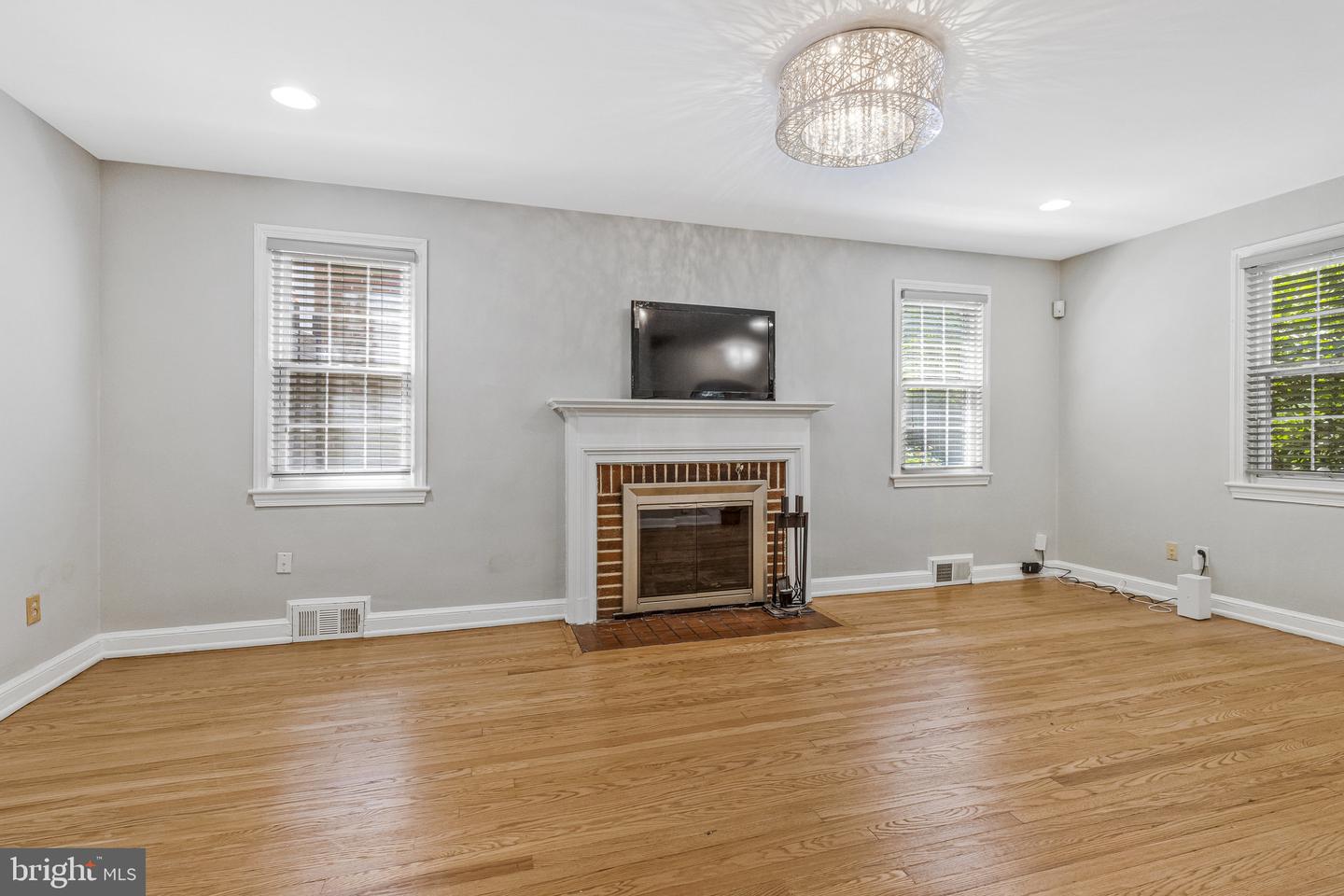 1714 33RD PL SE, WASHINGTON, District Of Columbia 20020, 4 Bedrooms Bedrooms, ,2 BathroomsBathrooms,Residential,For sale,1714 33RD PL SE,DCDC2246812 MLS # DCDC2246812