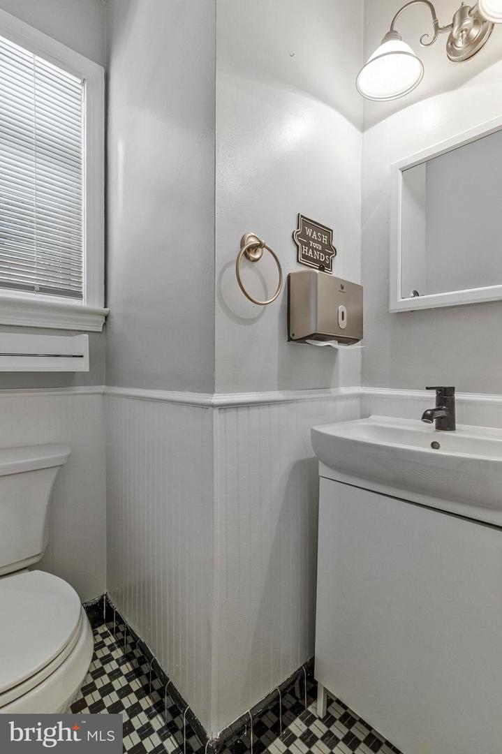 1714 33RD PL SE, WASHINGTON, District Of Columbia 20020, 4 Bedrooms Bedrooms, ,2 BathroomsBathrooms,Residential,For sale,1714 33RD PL SE,DCDC2246812 MLS # DCDC2246812