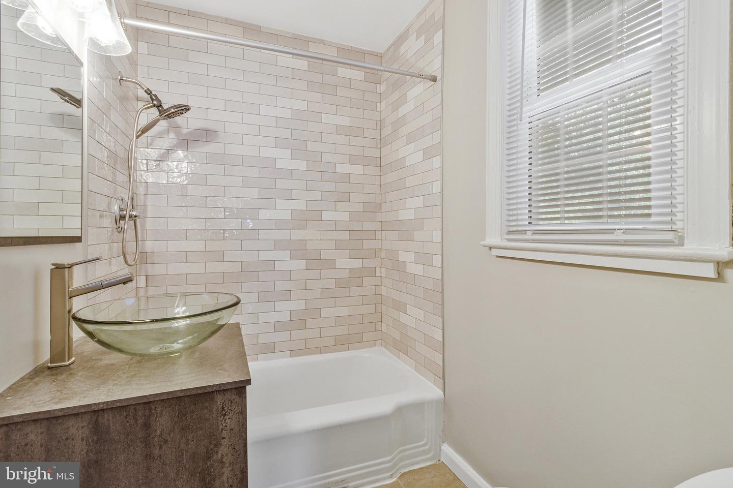 1714 33RD PL SE, WASHINGTON, District Of Columbia 20020, 4 Bedrooms Bedrooms, ,2 BathroomsBathrooms,Residential,For sale,1714 33RD PL SE,DCDC2246812 MLS # DCDC2246812