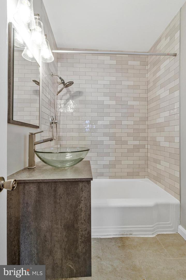 1714 33RD PL SE, WASHINGTON, District Of Columbia 20020, 4 Bedrooms Bedrooms, ,2 BathroomsBathrooms,Residential,For sale,1714 33RD PL SE,DCDC2246812 MLS # DCDC2246812