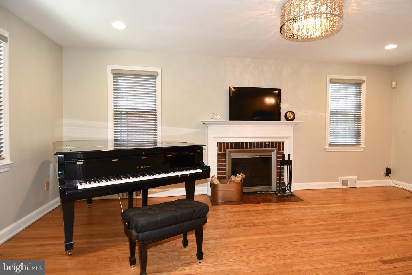 1714 33RD PL SE, WASHINGTON, District Of Columbia 20020, 4 Bedrooms Bedrooms, ,2 BathroomsBathrooms,Residential,For sale,1714 33RD PL SE,DCDC2246812 MLS # DCDC2246812