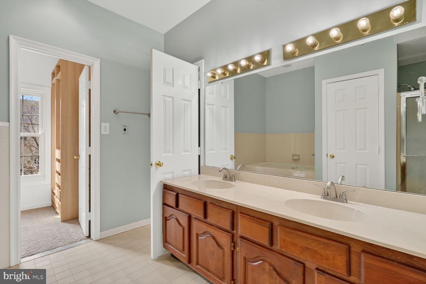 119 RIVER RD, OCCOQUAN, Virginia 22125, 4 Bedrooms Bedrooms, ,3 BathroomsBathrooms,Residential,For sale,119 RIVER RD,VAPW2112800 MLS # VAPW2112800