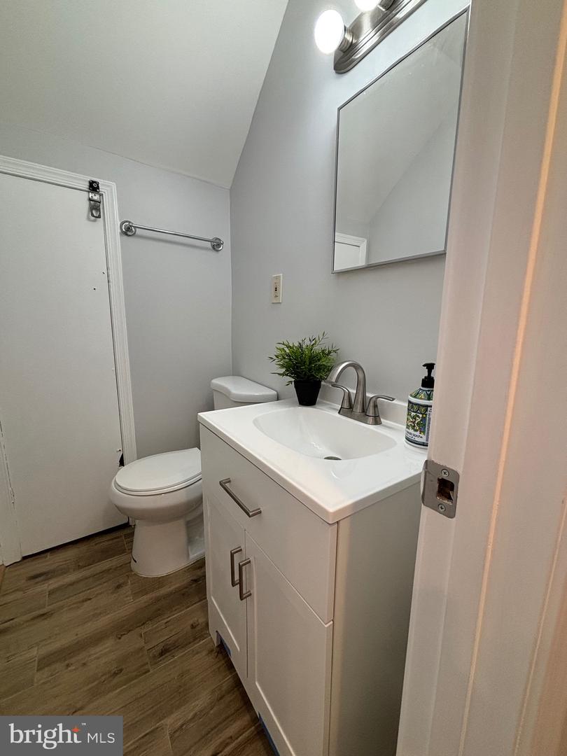 7800 WINONA CT, ANNANDALE, Virginia 22003, 3 Bedrooms Bedrooms, ,2 BathroomsBathrooms,Residential,For sale,7800 WINONA CT,VAFX2291762 MLS # VAFX2291762