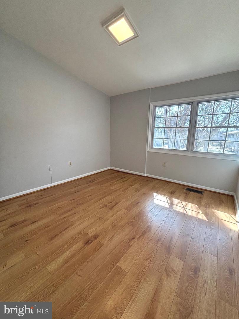 7800 WINONA CT, ANNANDALE, Virginia 22003, 3 Bedrooms Bedrooms, ,2 BathroomsBathrooms,Residential,For sale,7800 WINONA CT,VAFX2291762 MLS # VAFX2291762