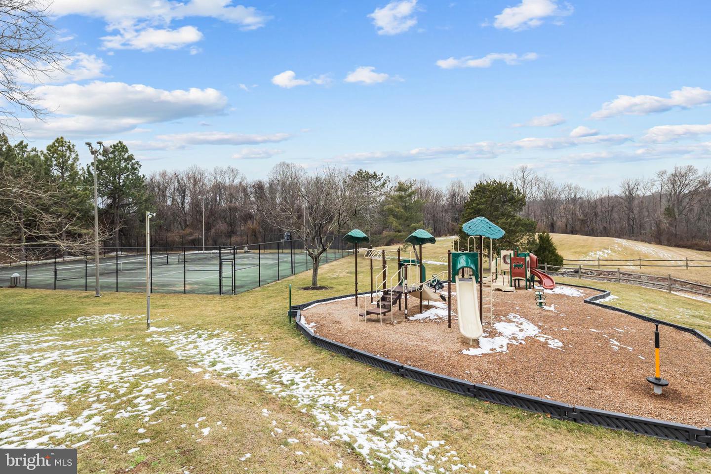 5815 ORCHARD HILL CT #5815, CLIFTON, Virginia 20124, 1 Bedroom Bedrooms, ,1 BathroomBathrooms,Residential,For sale,5815 ORCHARD HILL CT #5815,VAFX2291774 MLS # VAFX2291774