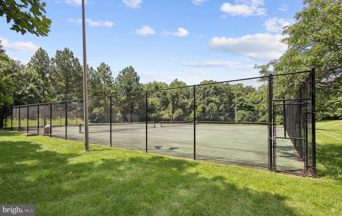 5815 ORCHARD HILL CT #5815, CLIFTON, Virginia 20124, 1 Bedroom Bedrooms, ,1 BathroomBathrooms,Residential,For sale,5815 ORCHARD HILL CT #5815,VAFX2291774 MLS # VAFX2291774