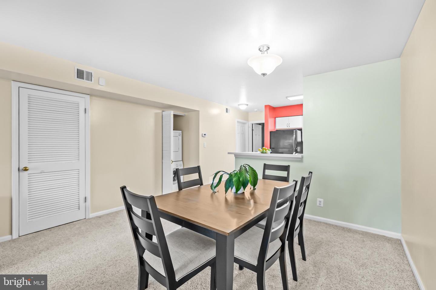 5815 ORCHARD HILL CT #5815, CLIFTON, Virginia 20124, 1 Bedroom Bedrooms, ,1 BathroomBathrooms,Residential,For sale,5815 ORCHARD HILL CT #5815,VAFX2291774 MLS # VAFX2291774