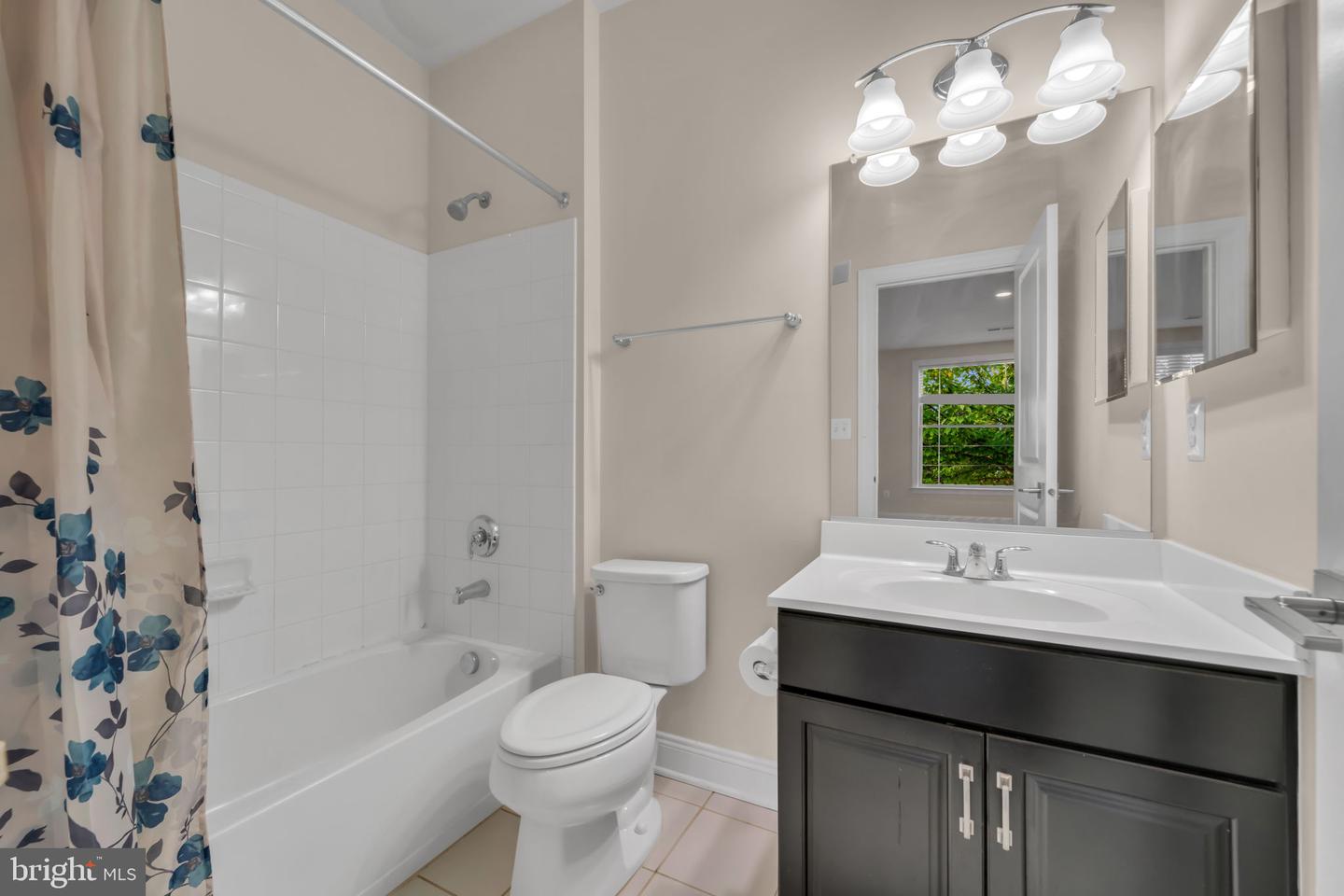 43157 CLARENDON SQ, ASHBURN, Virginia 20148, 3 Bedrooms Bedrooms, ,3 BathroomsBathrooms,Residential,For sale,43157 CLARENDON SQ,VALO2116254 MLS # VALO2116254