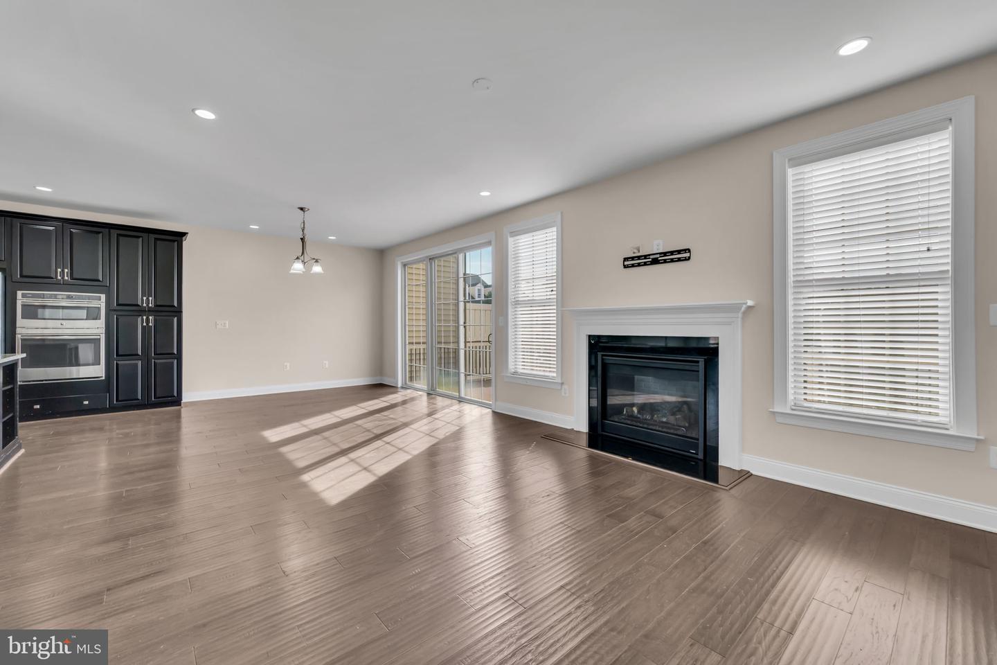 43157 CLARENDON SQ, ASHBURN, Virginia 20148, 3 Bedrooms Bedrooms, ,3 BathroomsBathrooms,Residential,For sale,43157 CLARENDON SQ,VALO2116254 MLS # VALO2116254