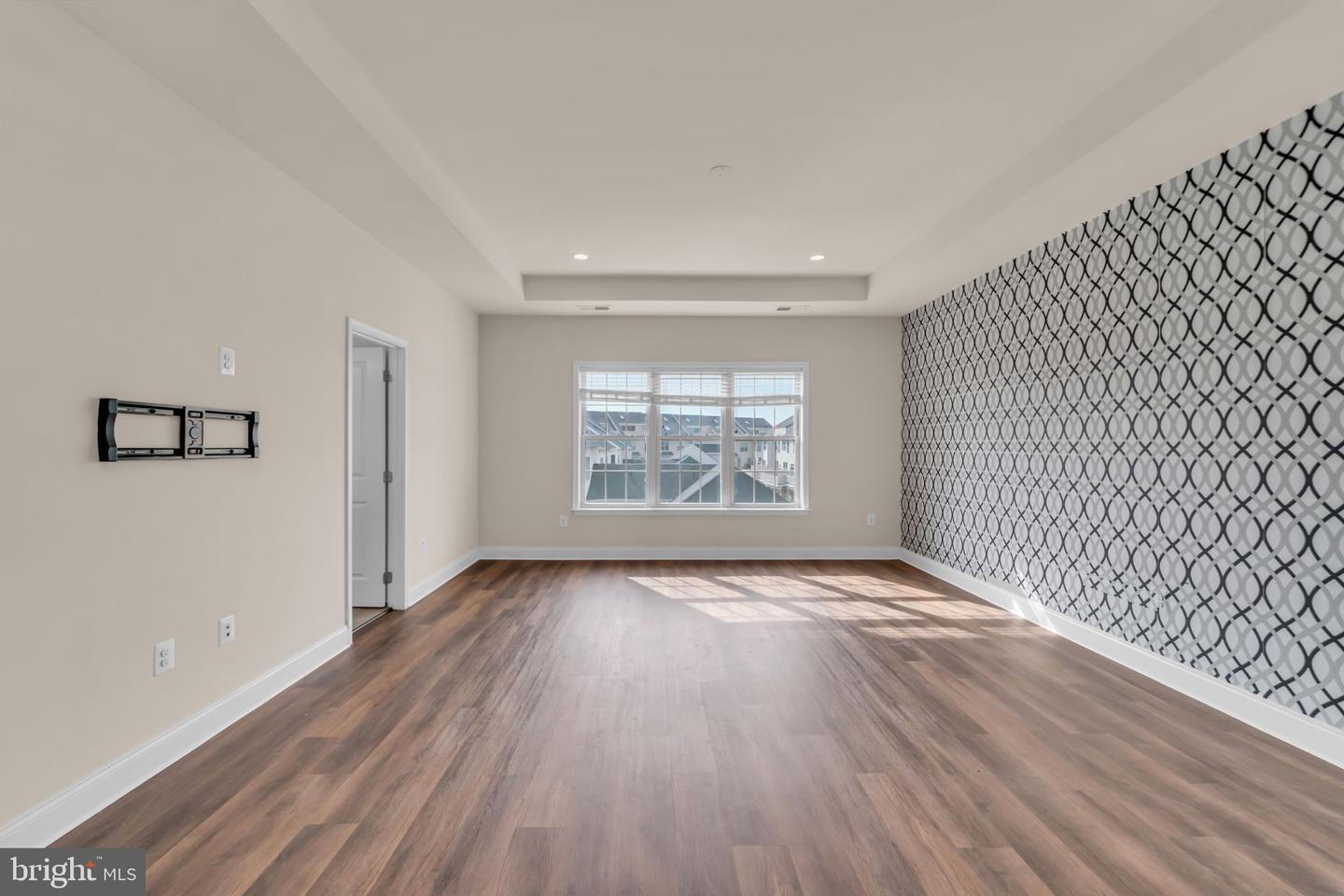 43157 CLARENDON SQ, ASHBURN, Virginia 20148, 3 Bedrooms Bedrooms, ,3 BathroomsBathrooms,Residential,For sale,43157 CLARENDON SQ,VALO2116254 MLS # VALO2116254