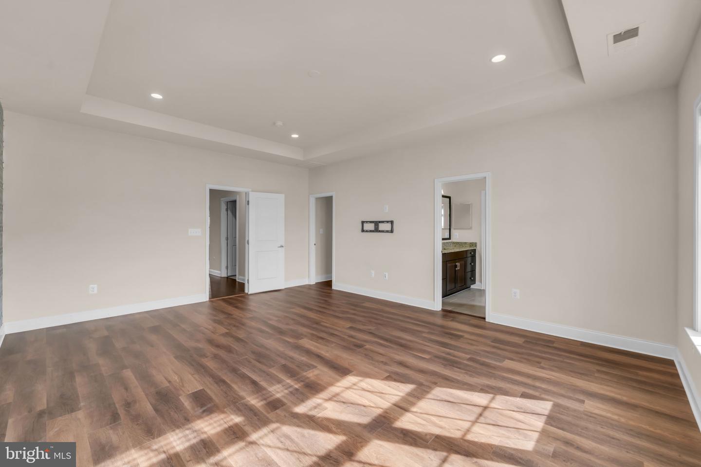 43157 CLARENDON SQ, ASHBURN, Virginia 20148, 3 Bedrooms Bedrooms, ,3 BathroomsBathrooms,Residential,For sale,43157 CLARENDON SQ,VALO2116254 MLS # VALO2116254