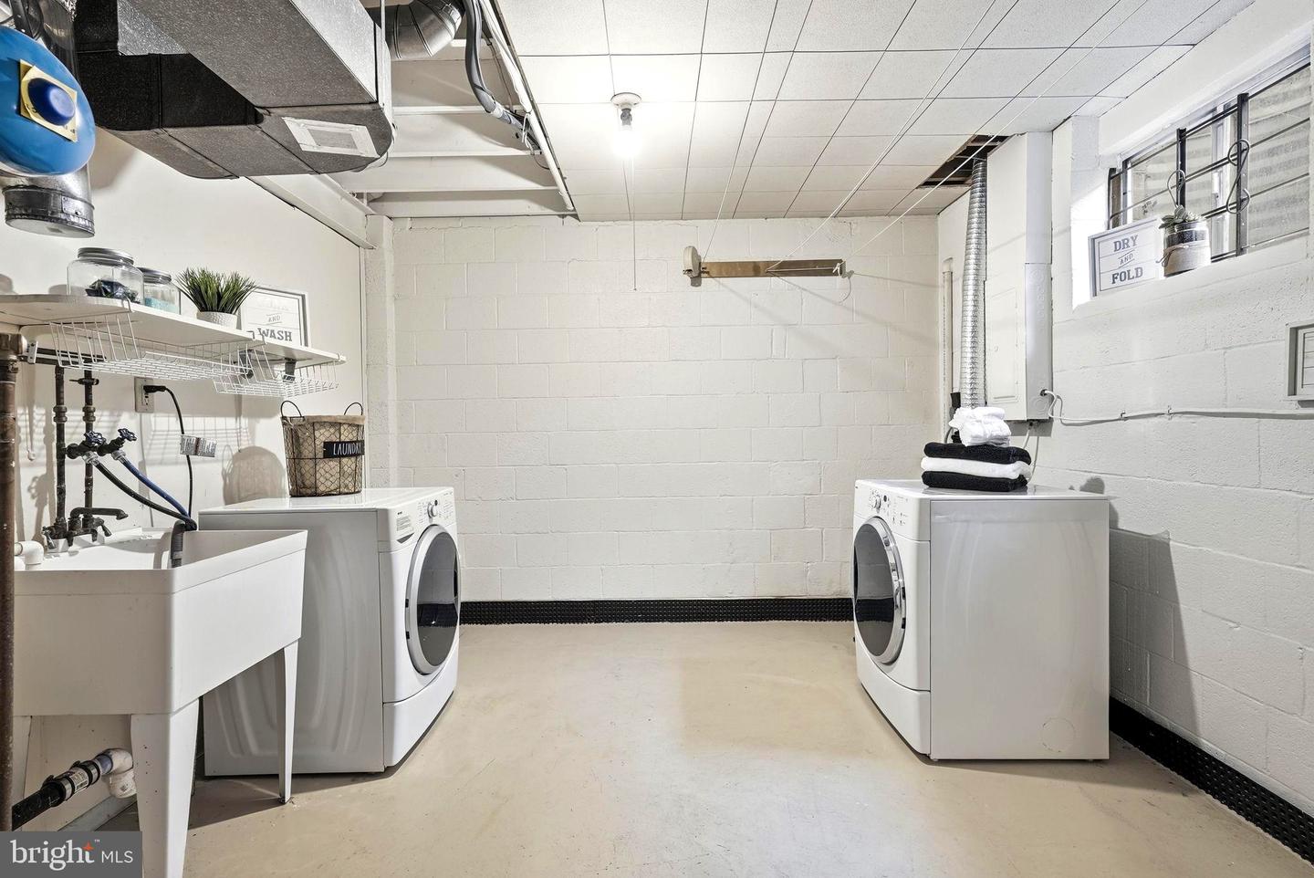 5844 KARA PL, BURKE, Virginia 22015, 3 Bedrooms Bedrooms, ,2 BathroomsBathrooms,Residential,For sale,5844 KARA PL,VAFX2291820 MLS # VAFX2291820