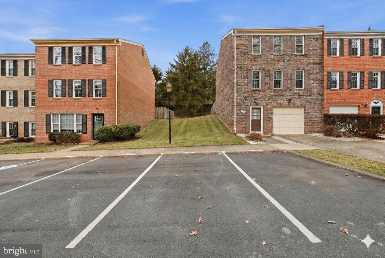 5844 KARA PL, BURKE, Virginia 22015, 3 Bedrooms Bedrooms, ,2 BathroomsBathrooms,Residential,For sale,5844 KARA PL,VAFX2291820 MLS # VAFX2291820