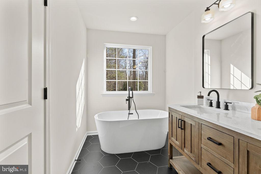 6014 COURTHOUSE RD, SPOTSYLVANIA, Virginia 22551, 5 Bedrooms Bedrooms, ,3 BathroomsBathrooms,Residential,For sale,6014 COURTHOUSE RD,VASP2039394 MLS # VASP2039394