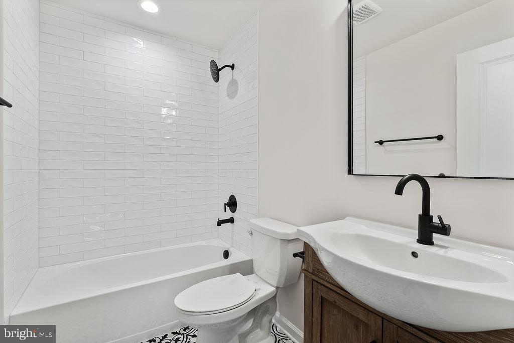 6014 COURTHOUSE RD, SPOTSYLVANIA, Virginia 22551, 5 Bedrooms Bedrooms, ,3 BathroomsBathrooms,Residential,For sale,6014 COURTHOUSE RD,VASP2039394 MLS # VASP2039394