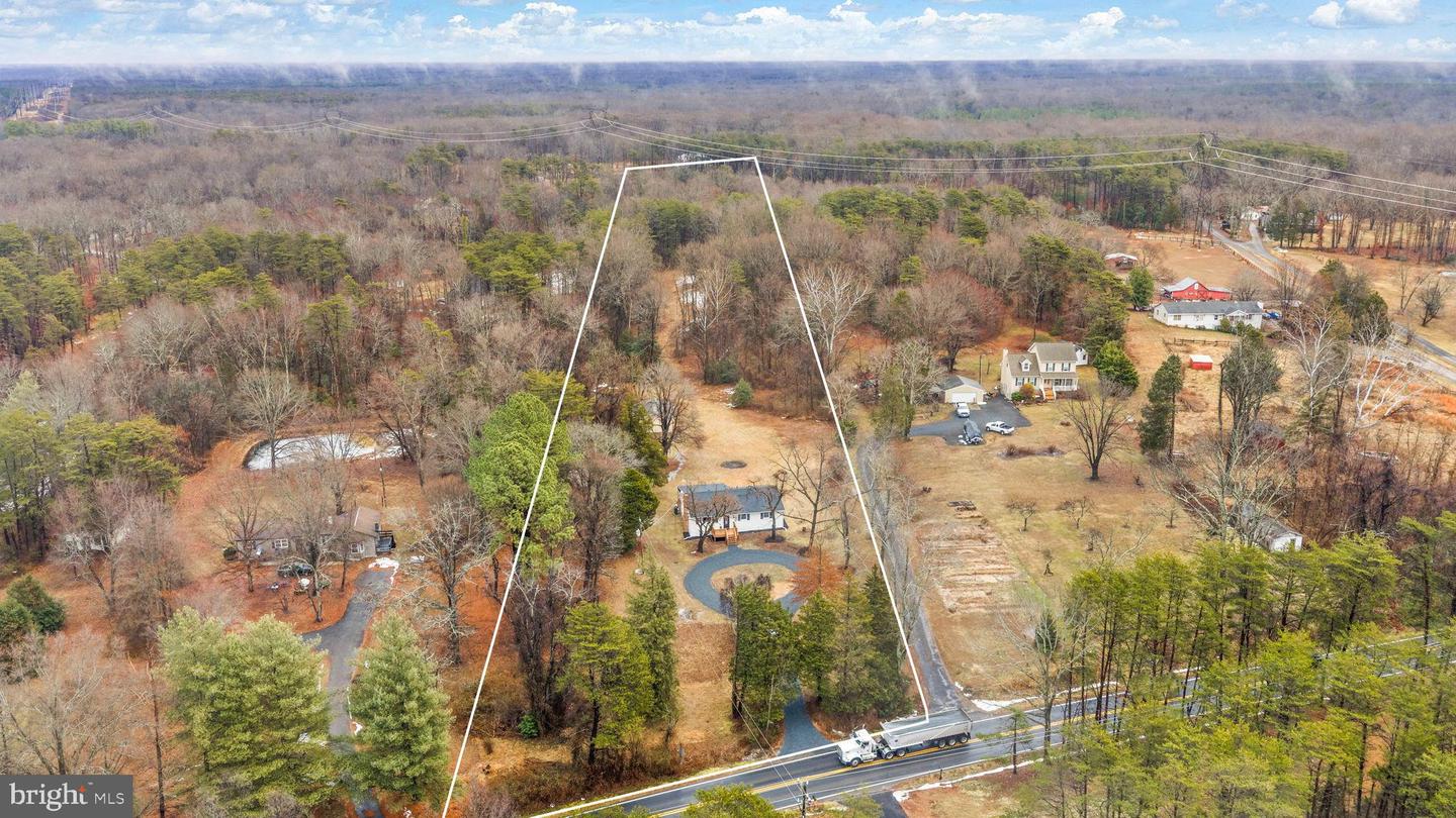 10789 BRENT TOWN RD, CATLETT, Virginia 20119, 3 Bedrooms Bedrooms, 5 Rooms Rooms,2 BathroomsBathrooms,Residential,For sale,10789 BRENT TOWN RD,VAFQ2020638 MLS # VAFQ2020638