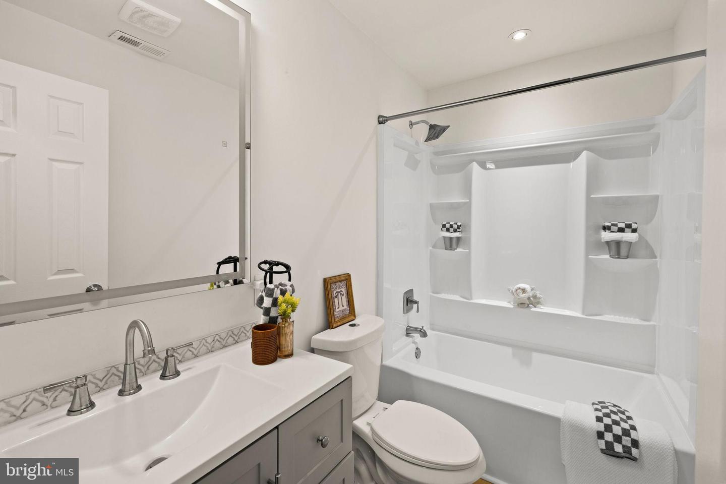 10789 BRENT TOWN RD, CATLETT, Virginia 20119, 3 Bedrooms Bedrooms, 5 Rooms Rooms,2 BathroomsBathrooms,Residential,For sale,10789 BRENT TOWN RD,VAFQ2020638 MLS # VAFQ2020638