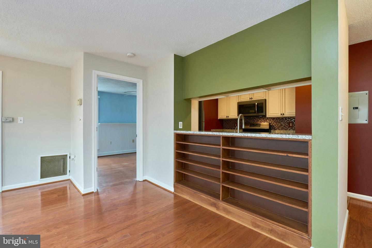 21014 TIMBER RIDGE TER #302, ASHBURN, Virginia 20147, 2 Bedrooms Bedrooms, ,2 BathroomsBathrooms,Residential,For sale,21014 TIMBER RIDGE TER #302,VALO2116304 MLS # VALO2116304