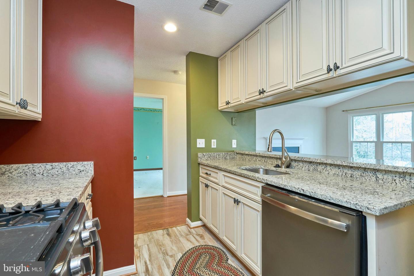 21014 TIMBER RIDGE TER #302, ASHBURN, Virginia 20147, 2 Bedrooms Bedrooms, ,2 BathroomsBathrooms,Residential,For sale,21014 TIMBER RIDGE TER #302,VALO2116304 MLS # VALO2116304