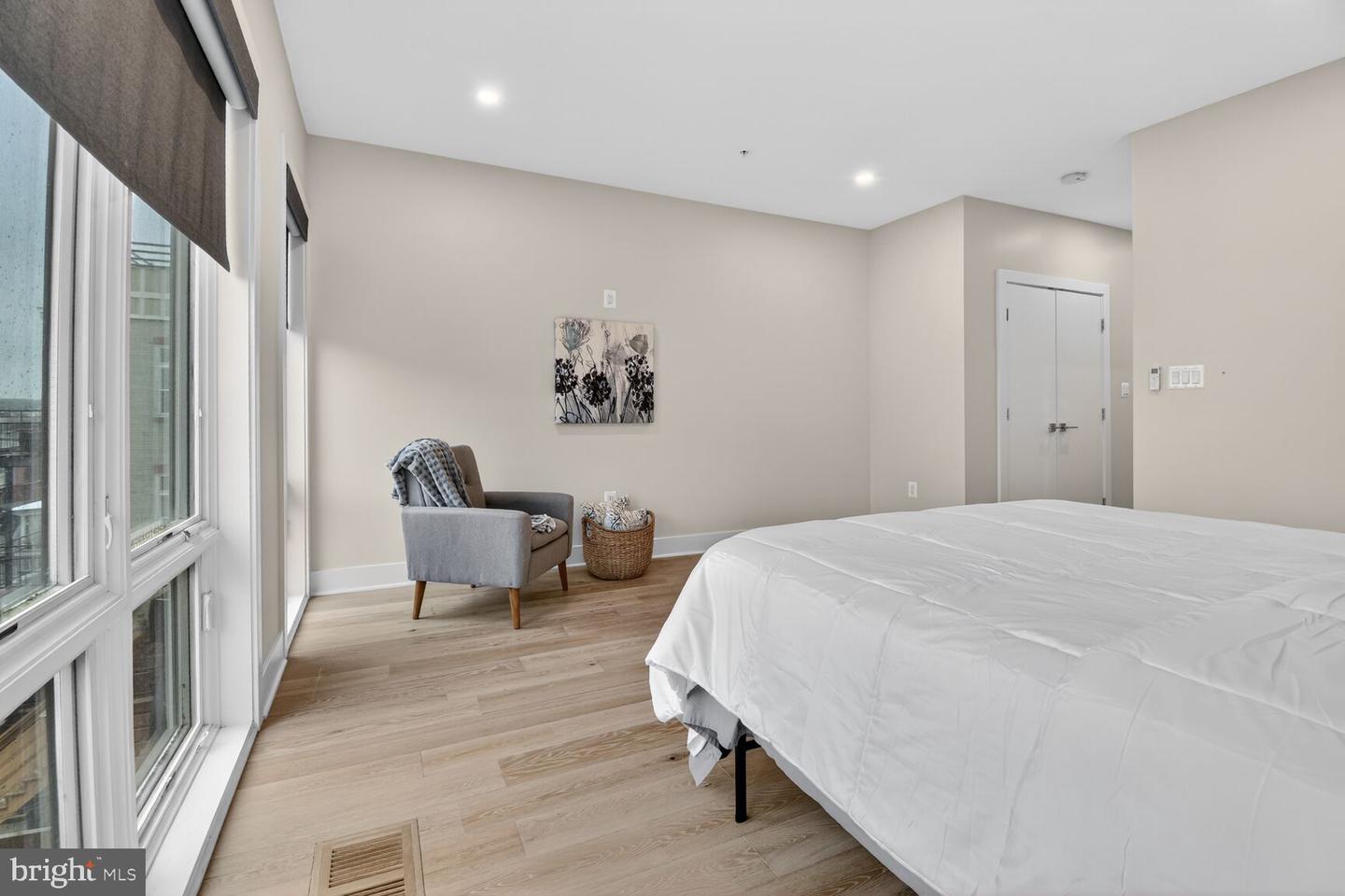 3532 1/2 13TH ST NW #2, WASHINGTON, District Of Columbia 20010, 3 Bedrooms Bedrooms, ,3 BathroomsBathrooms,Residential,For sale,3532 1/2 13TH ST NW #2,DCDC2246978 MLS # DCDC2246978