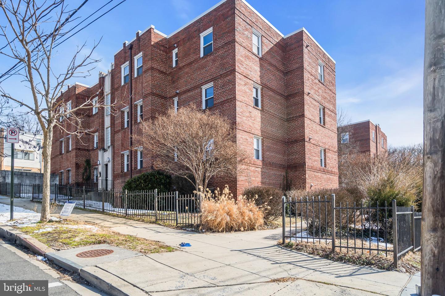 1800 28TH PL SE #201, WASHINGTON, District Of Columbia 20020, 3 Bedrooms Bedrooms, ,2 BathroomsBathrooms,Residential,For sale,1800 28TH PL SE #201,DCDC2247008 MLS # DCDC2247008