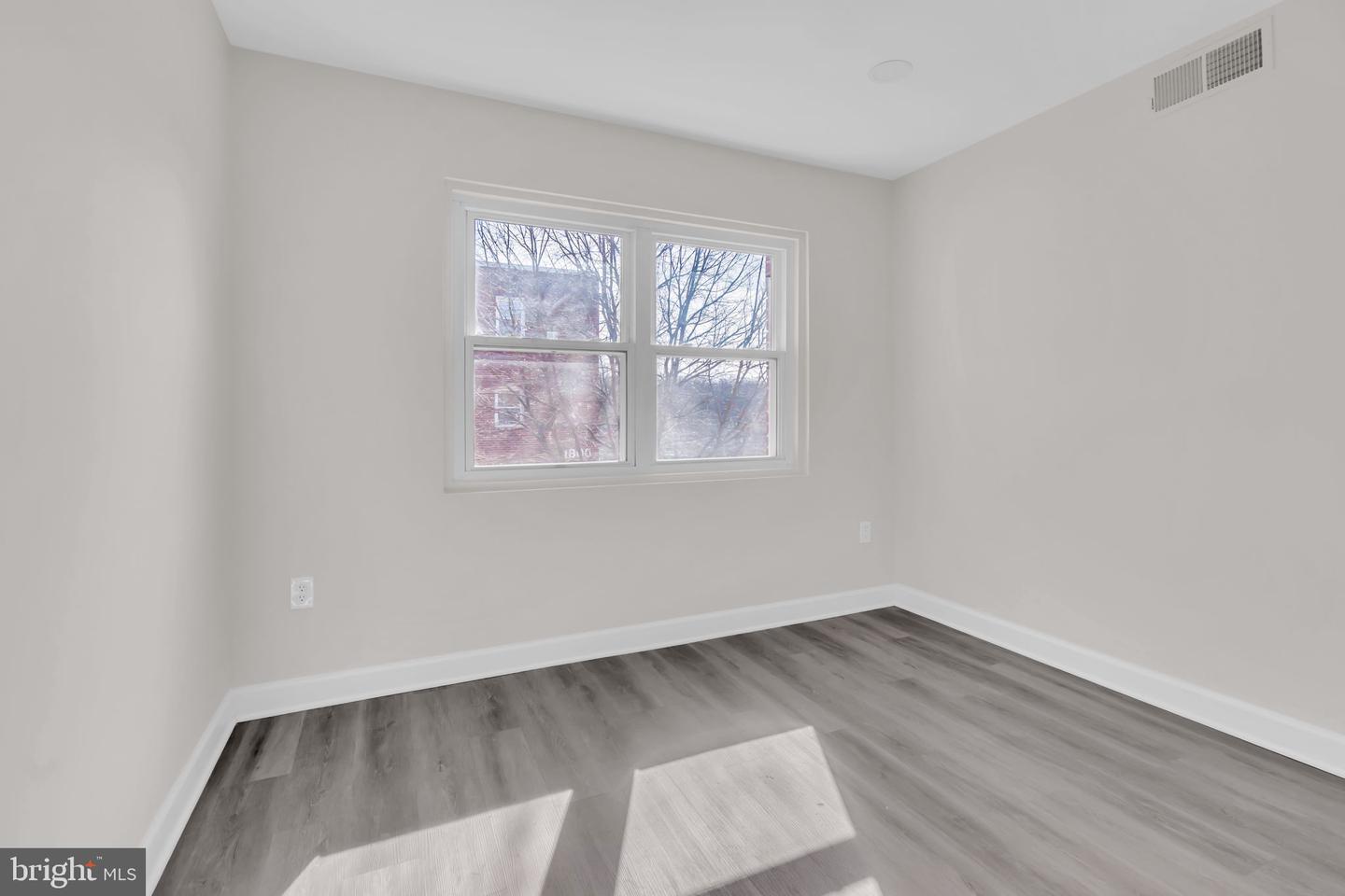 1800 28TH PL SE #201, WASHINGTON, District Of Columbia 20020, 3 Bedrooms Bedrooms, ,2 BathroomsBathrooms,Residential,For sale,1800 28TH PL SE #201,DCDC2247008 MLS # DCDC2247008