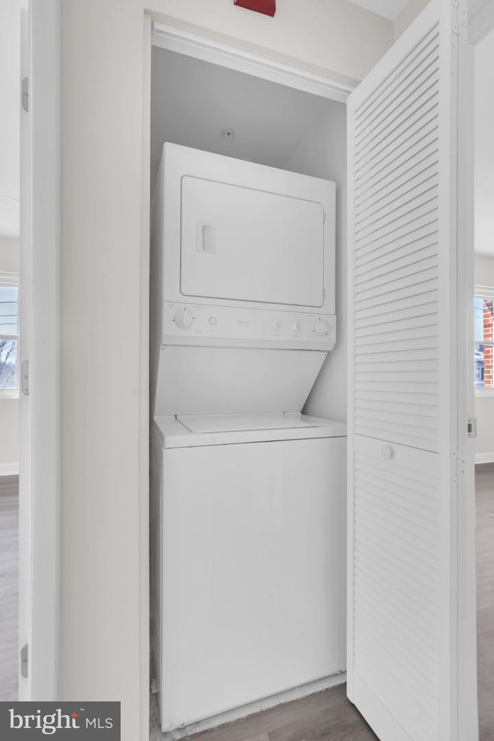 1800 28TH PL SE #201, WASHINGTON, District Of Columbia 20020, 3 Bedrooms Bedrooms, ,2 BathroomsBathrooms,Residential,For sale,1800 28TH PL SE #201,DCDC2247008 MLS # DCDC2247008