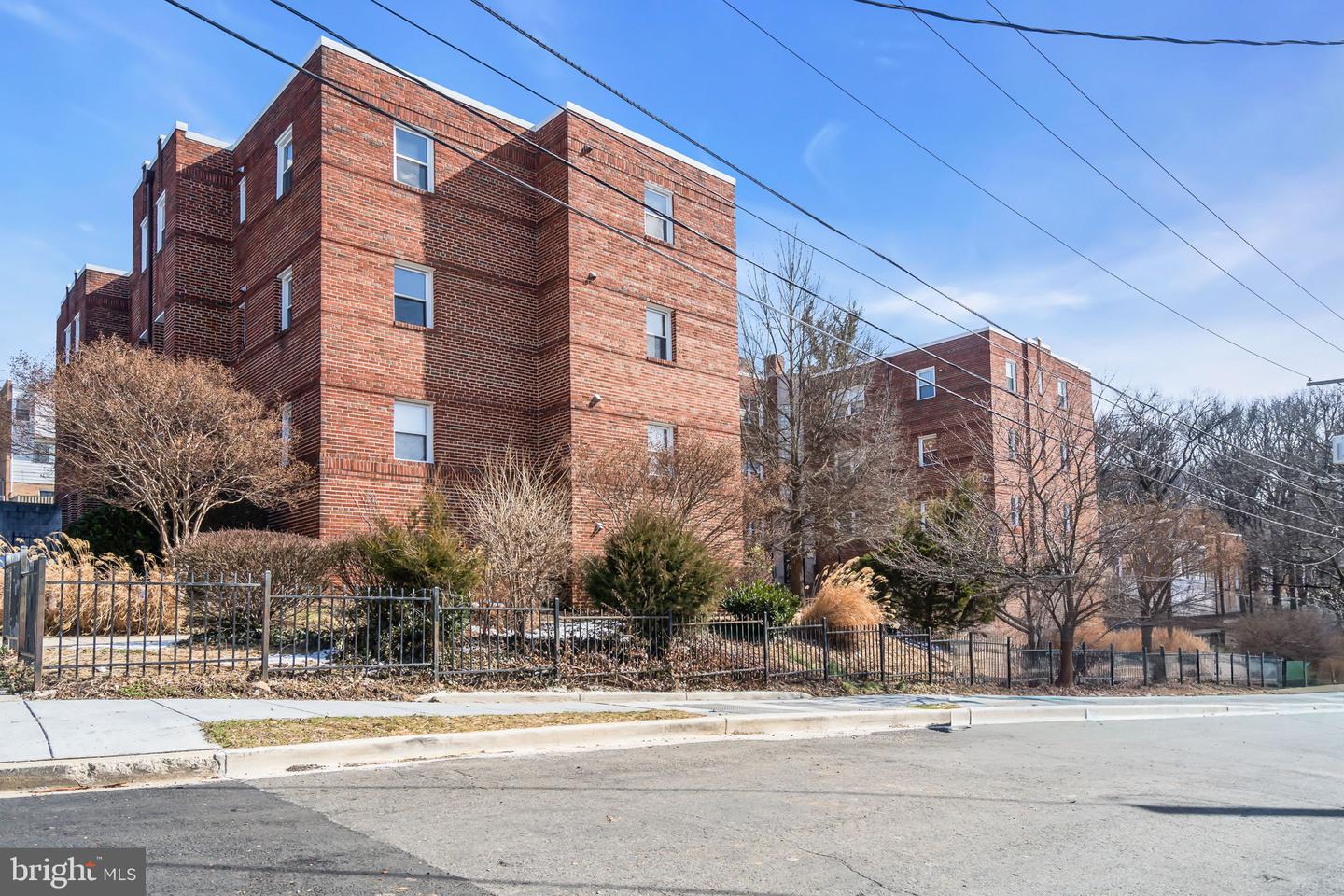 1800 28TH PL SE #201, WASHINGTON, District Of Columbia 20020, 3 Bedrooms Bedrooms, ,2 BathroomsBathrooms,Residential,For sale,1800 28TH PL SE #201,DCDC2247008 MLS # DCDC2247008