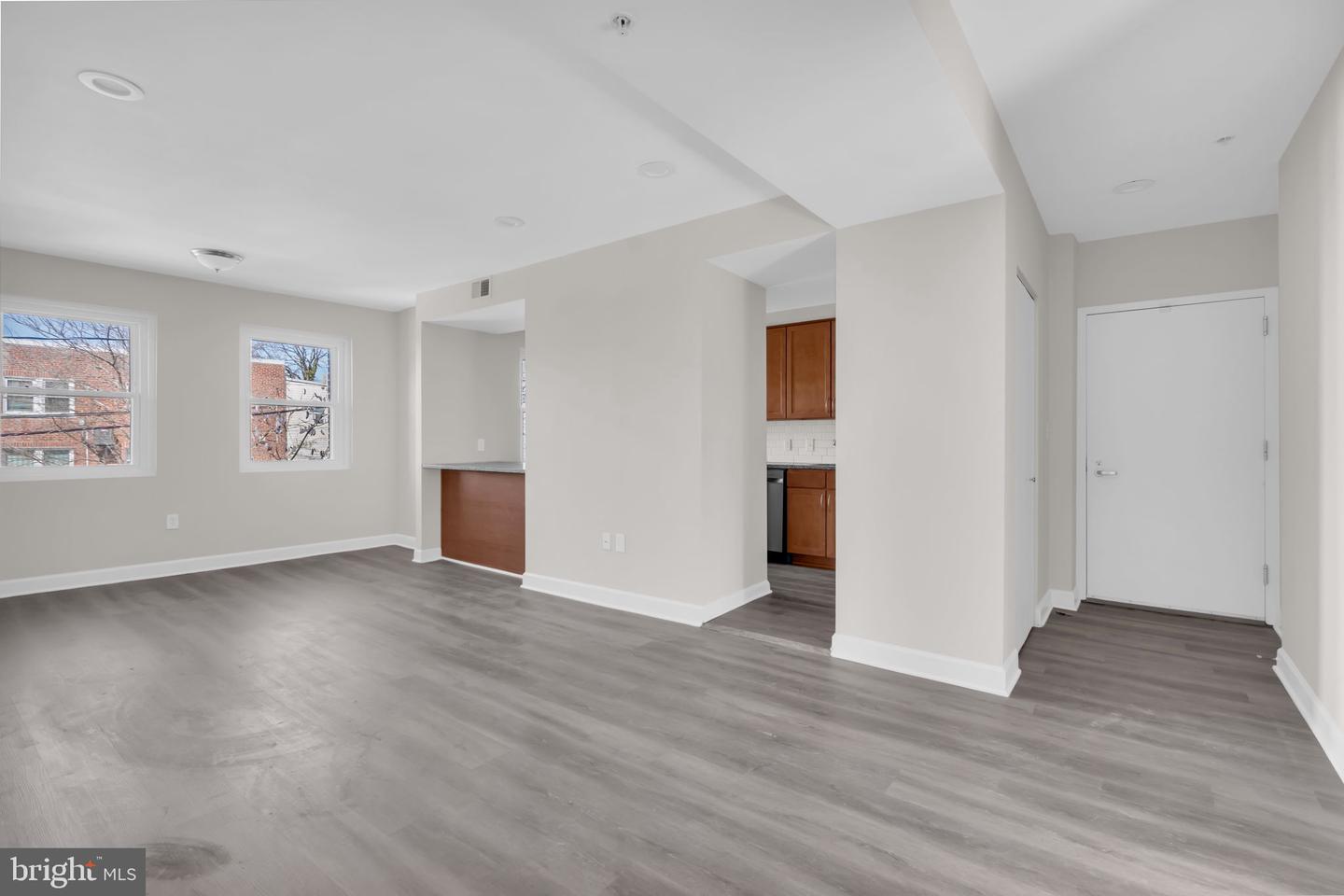 1800 28TH PL SE #201, WASHINGTON, District Of Columbia 20020, 3 Bedrooms Bedrooms, ,2 BathroomsBathrooms,Residential,For sale,1800 28TH PL SE #201,DCDC2247008 MLS # DCDC2247008