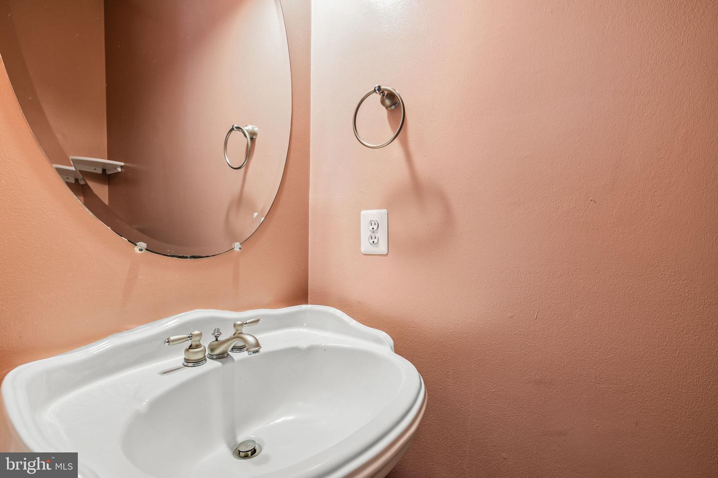 6670 RODERICK LOOP, GAINESVILLE, Virginia 20155, 4 Bedrooms Bedrooms, ,3 BathroomsBathrooms,Residential,For sale,6670 RODERICK LOOP,VAPW2112896 MLS # VAPW2112896