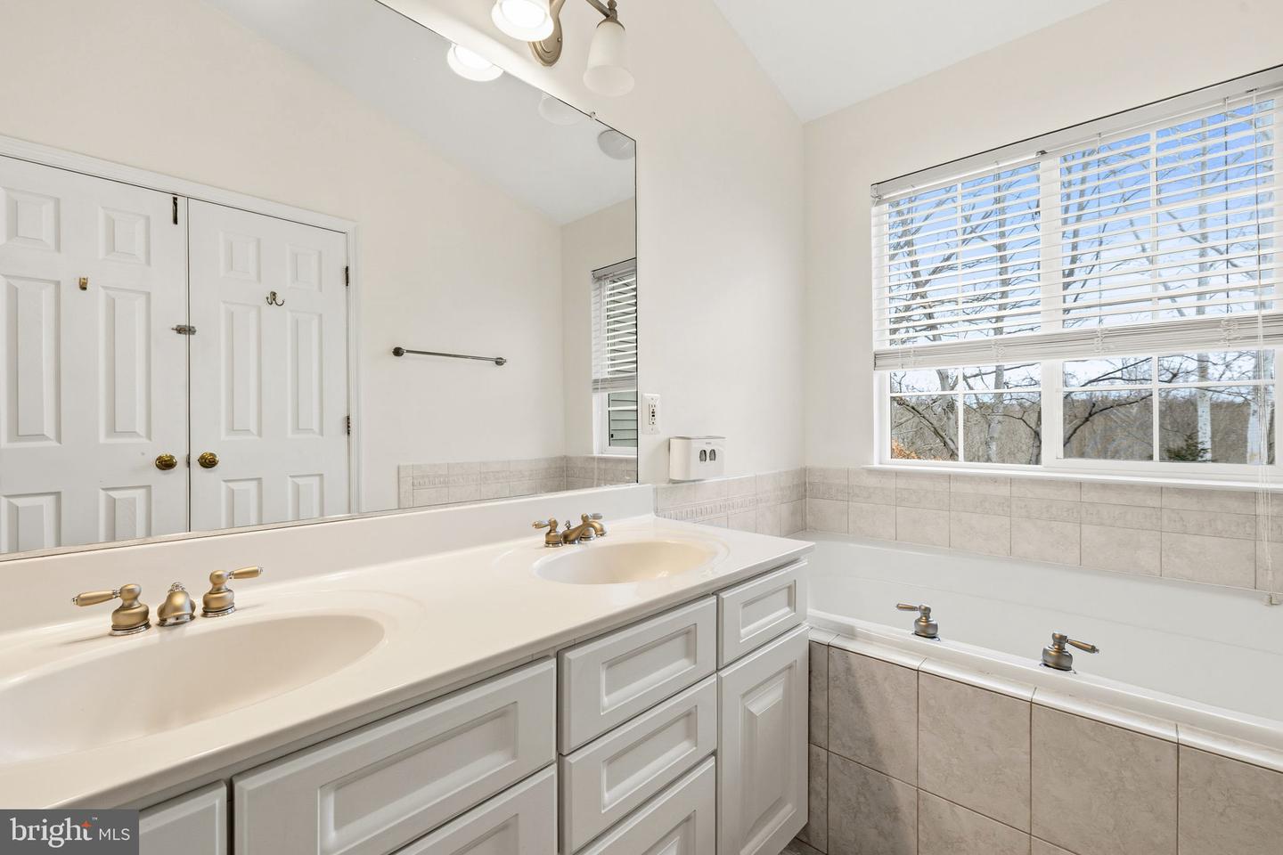 6670 RODERICK LOOP, GAINESVILLE, Virginia 20155, 4 Bedrooms Bedrooms, ,3 BathroomsBathrooms,Residential,For sale,6670 RODERICK LOOP,VAPW2112896 MLS # VAPW2112896