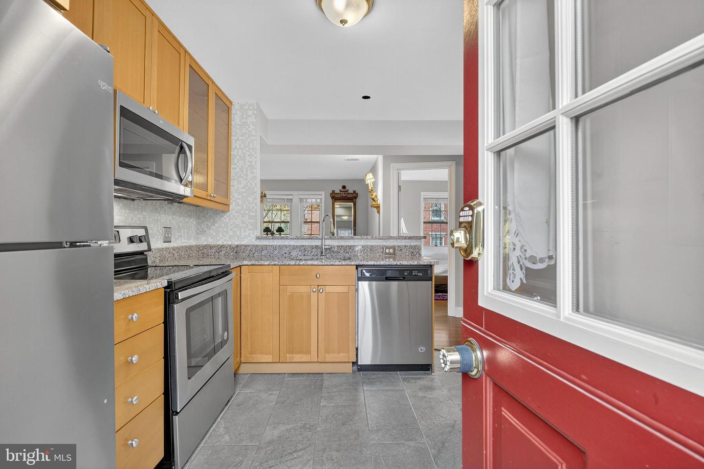 1407 E ABINGDON DR #1, ALEXANDRIA, Virginia 22314, 1 Bedroom Bedrooms, 5 Rooms Rooms,1 BathroomBathrooms,Residential,For sale,1407 E ABINGDON DR #1,VAAX2054324 MLS # VAAX2054324