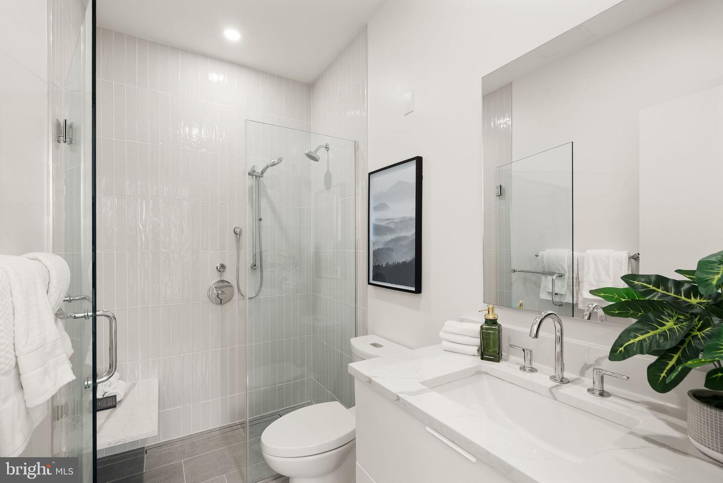 4111 CONNECTICUT AVE NW #PH604, WASHINGTON, District Of Columbia 20008, 2 Bedrooms Bedrooms, ,2 BathroomsBathrooms,Residential,For sale,4111 CONNECTICUT AVE NW #PH604,DCDC2247040 MLS # DCDC2247040