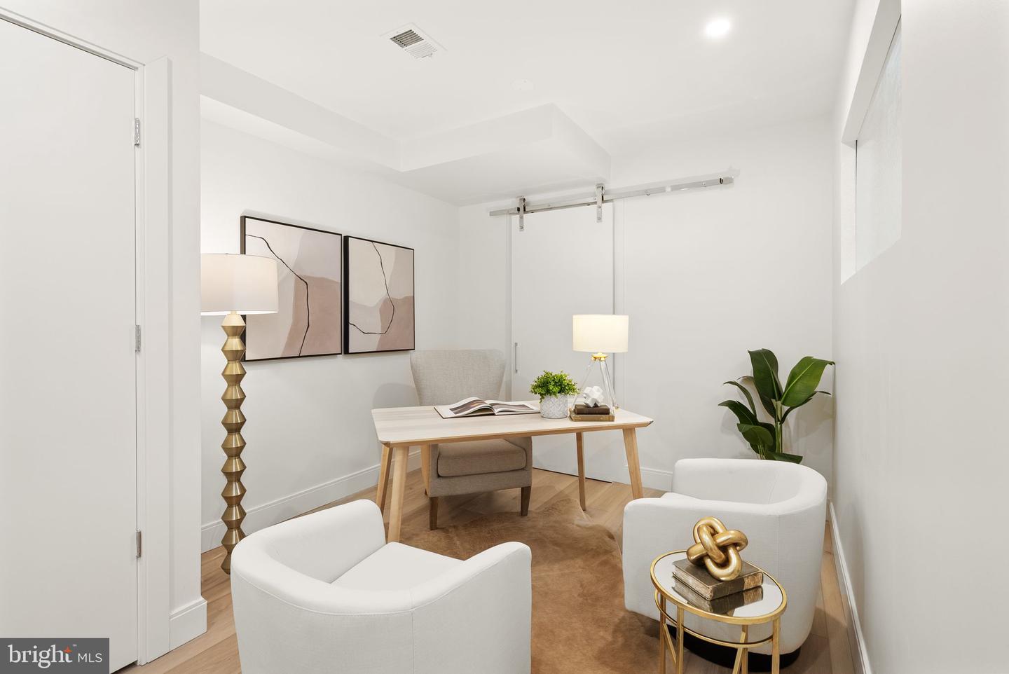 4111 CONNECTICUT AVE NW #103, WASHINGTON, District Of Columbia 20008, 2 Bedrooms Bedrooms, ,2 BathroomsBathrooms,Residential,For sale,4111 CONNECTICUT AVE NW #103,DCDC2247044 MLS # DCDC2247044