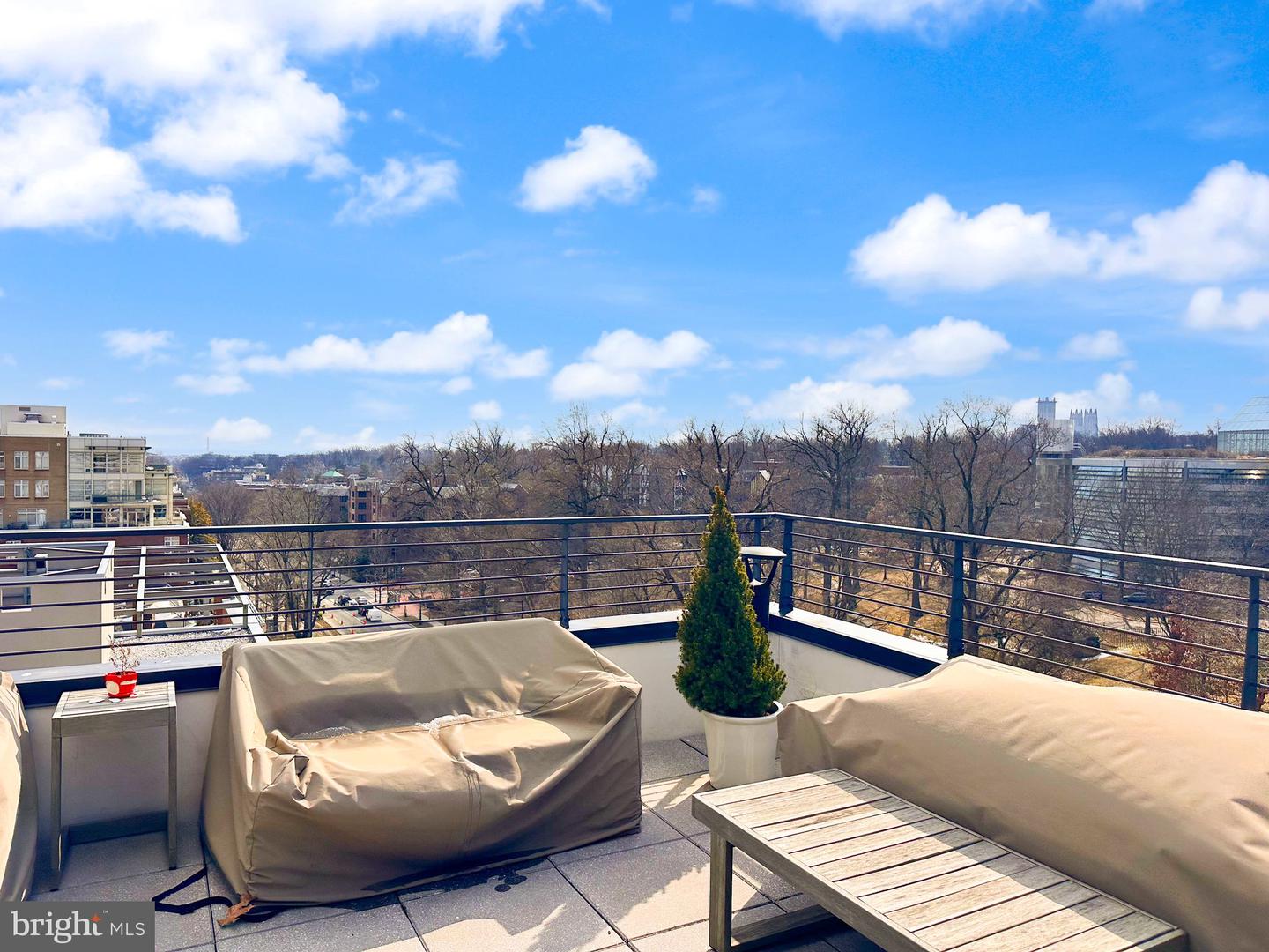 4111 CONNECTICUT AVE NW #103, WASHINGTON, District Of Columbia 20008, 2 Bedrooms Bedrooms, ,2 BathroomsBathrooms,Residential,For sale,4111 CONNECTICUT AVE NW #103,DCDC2247044 MLS # DCDC2247044