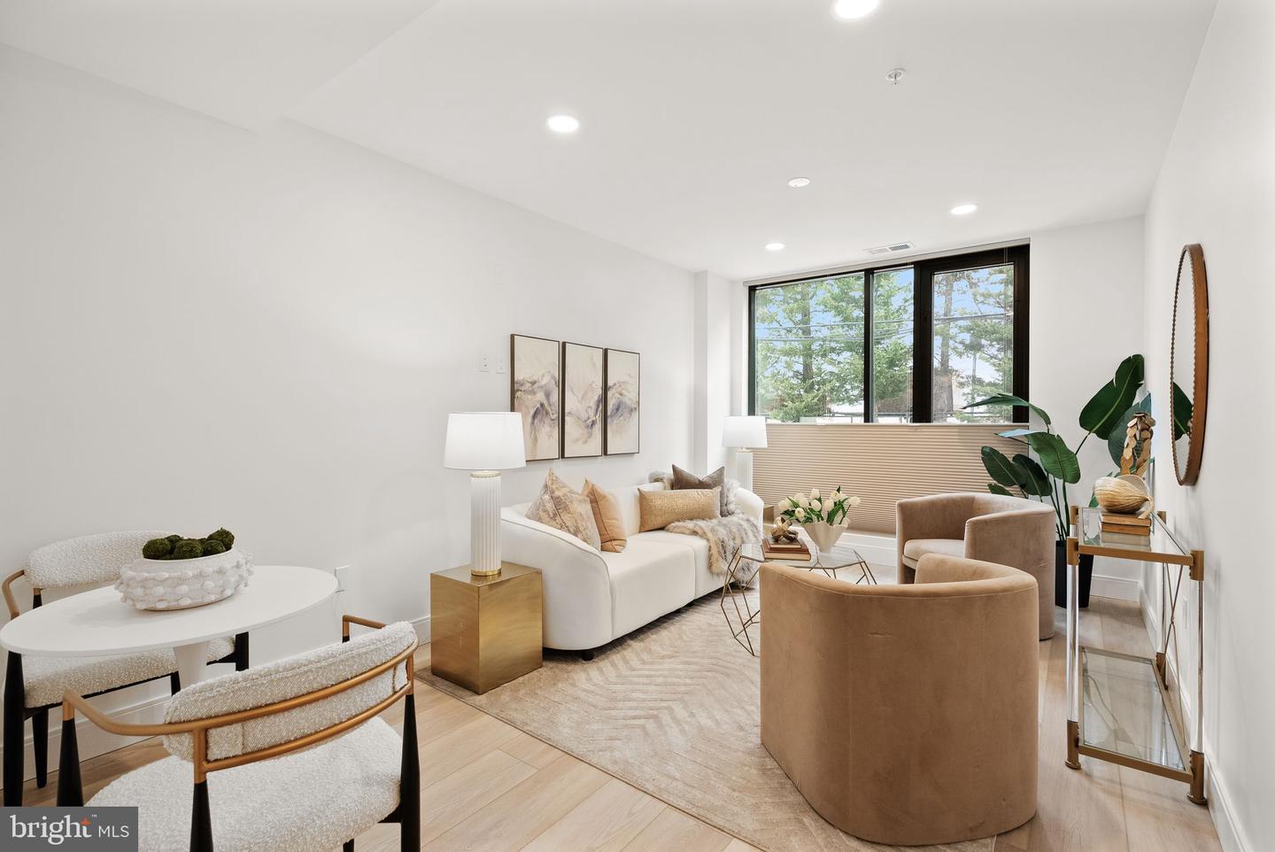 4111 CONNECTICUT AVE NW #103, WASHINGTON, District Of Columbia 20008, 2 Bedrooms Bedrooms, ,2 BathroomsBathrooms,Residential,For sale,4111 CONNECTICUT AVE NW #103,DCDC2247044 MLS # DCDC2247044