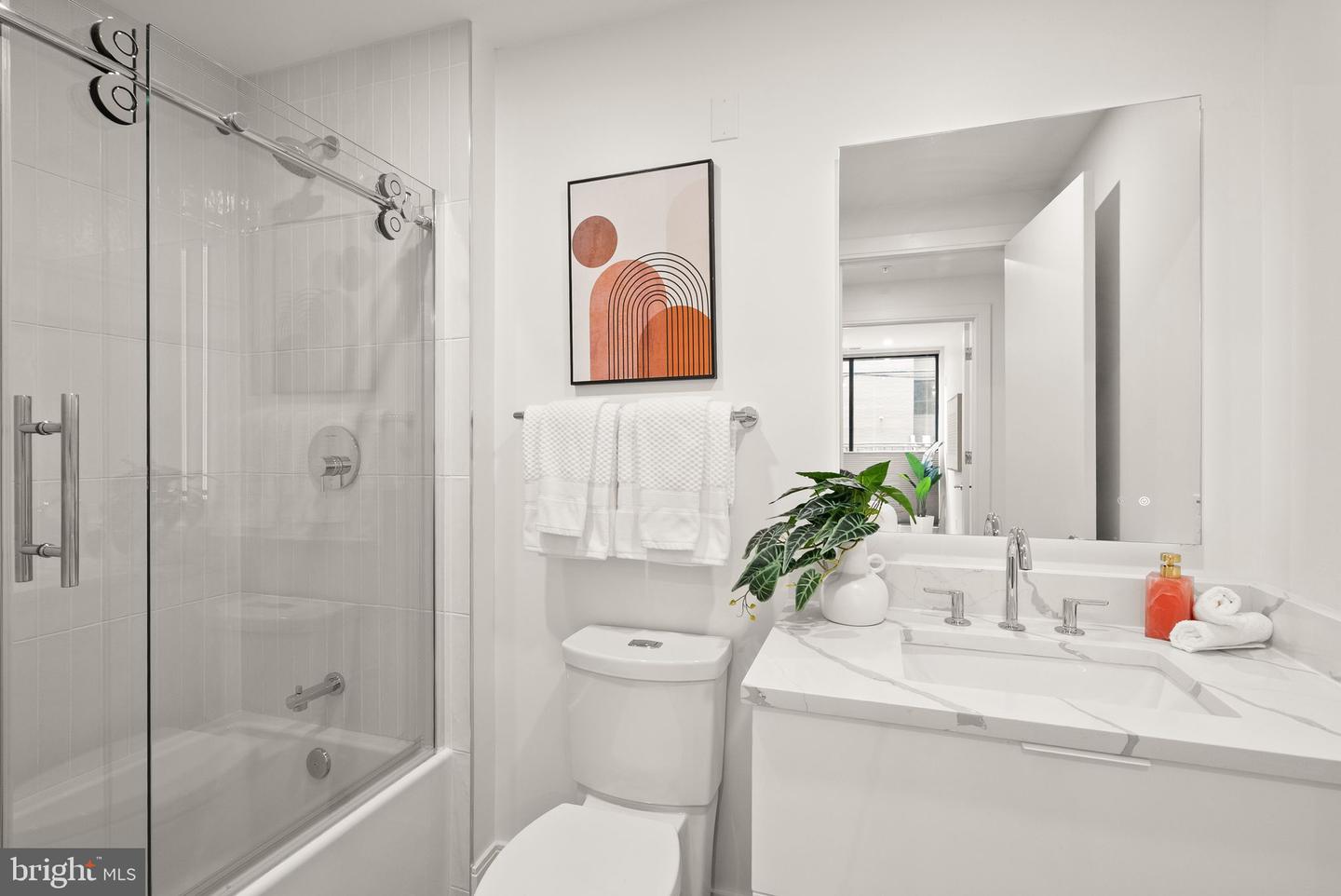 4111 CONNECTICUT AVE NW #103, WASHINGTON, District Of Columbia 20008, 2 Bedrooms Bedrooms, ,2 BathroomsBathrooms,Residential,For sale,4111 CONNECTICUT AVE NW #103,DCDC2247044 MLS # DCDC2247044