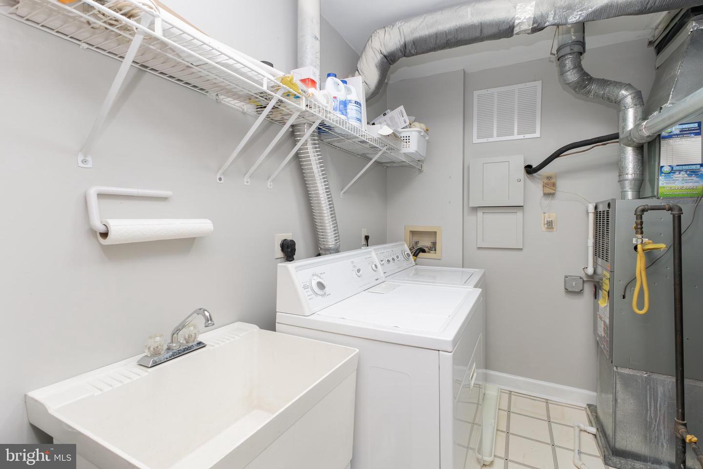 8311-K BLUEBIRD WAY #K, LORTON, Virginia 22079, 2 Bedrooms Bedrooms, 9 Rooms Rooms,2 BathroomsBathrooms,Residential,For sale,8311-K BLUEBIRD WAY #K,VAFX2291998 MLS # VAFX2291998