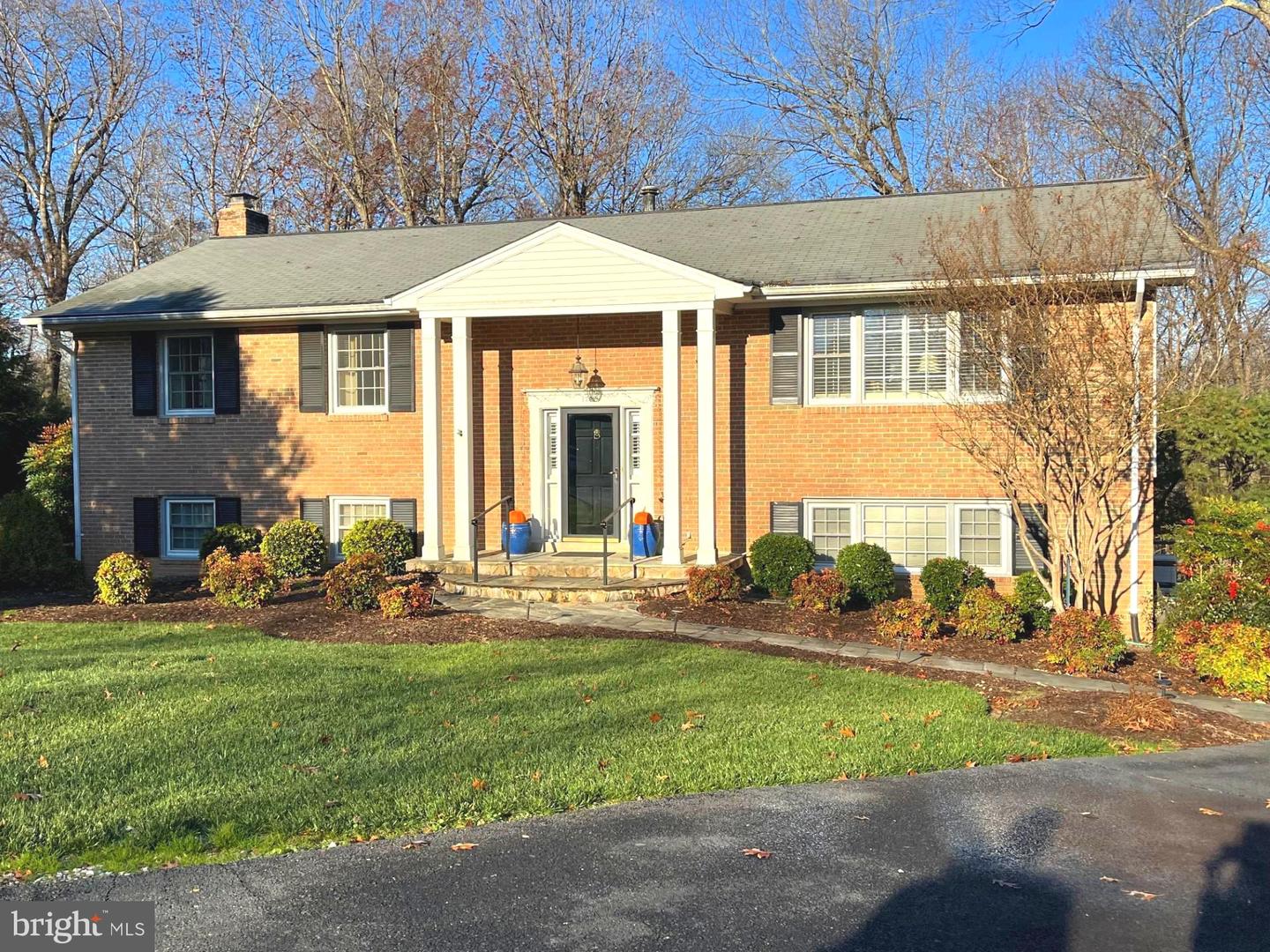 1700 HUNTS END CT, VIENNA, Virginia 22182, 4 Bedrooms Bedrooms, ,3 BathroomsBathrooms,Residential,For sale,1700 HUNTS END CT,VAFX2292032 MLS # VAFX2292032