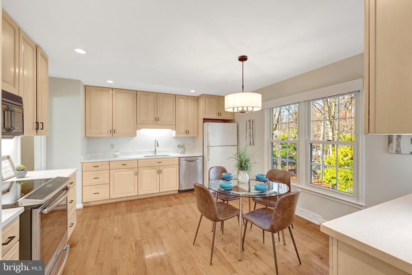 1700 HUNTS END CT, VIENNA, Virginia 22182, 4 Bedrooms Bedrooms, ,3 BathroomsBathrooms,Residential,For sale,1700 HUNTS END CT,VAFX2292032 MLS # VAFX2292032