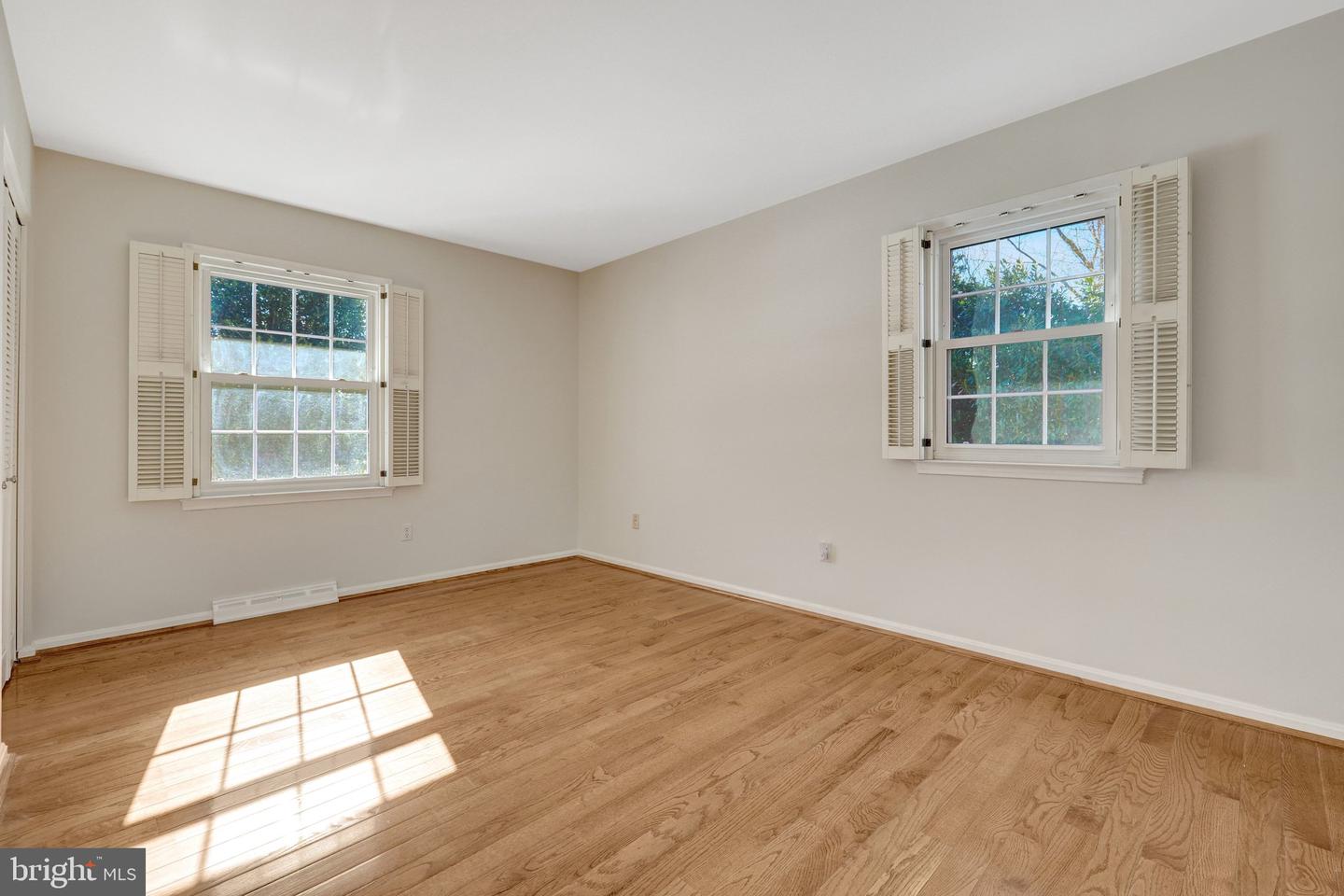 1700 HUNTS END CT, VIENNA, Virginia 22182, 4 Bedrooms Bedrooms, ,3 BathroomsBathrooms,Residential,For sale,1700 HUNTS END CT,VAFX2292032 MLS # VAFX2292032