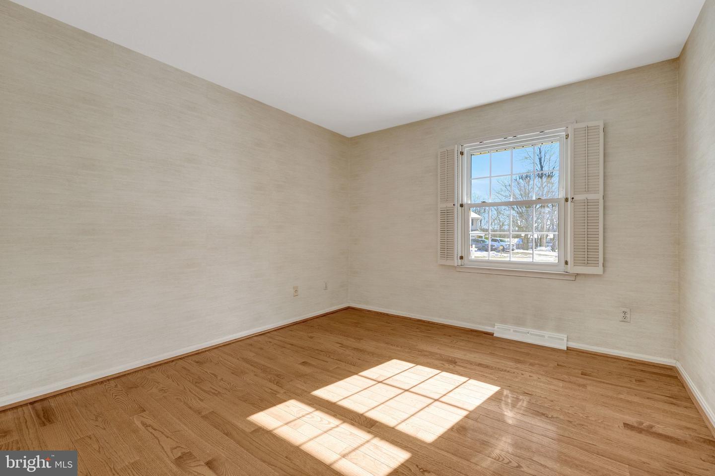 1700 HUNTS END CT, VIENNA, Virginia 22182, 4 Bedrooms Bedrooms, ,3 BathroomsBathrooms,Residential,For sale,1700 HUNTS END CT,VAFX2292032 MLS # VAFX2292032