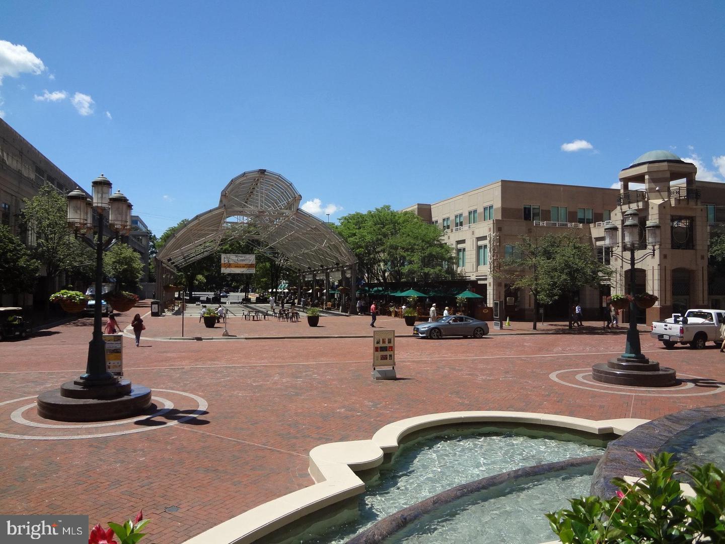 1700 HUNTS END CT, VIENNA, Virginia 22182, 4 Bedrooms Bedrooms, ,3 BathroomsBathrooms,Residential,For sale,1700 HUNTS END CT,VAFX2292032 MLS # VAFX2292032